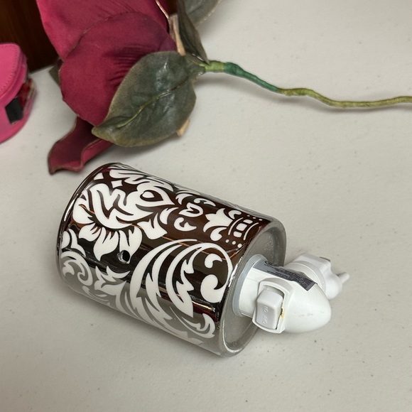 Celebrating Home Night light or Fragrance warmer Florence Plug in - Picture 10 of 14